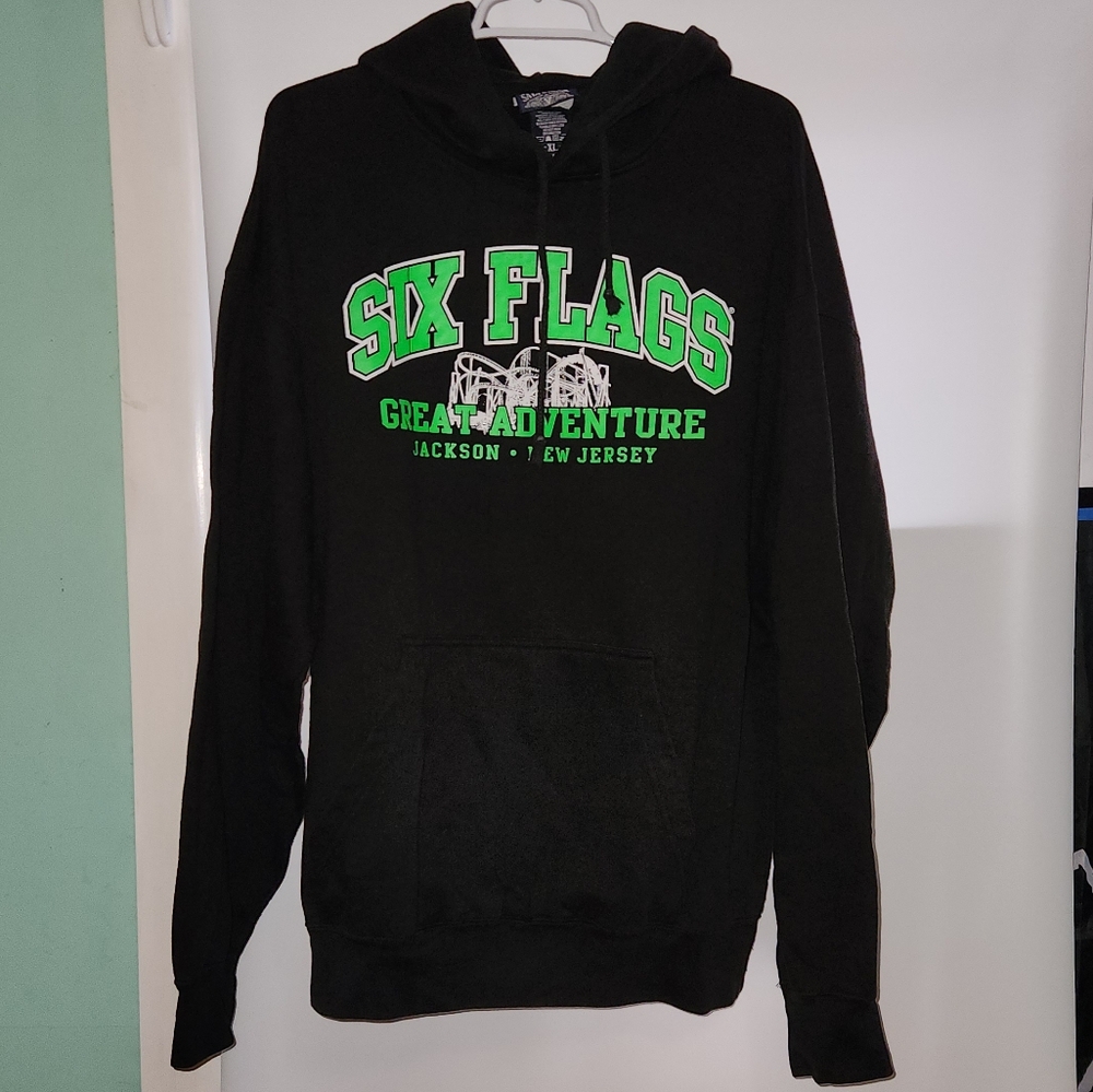 Six Flags hoodie XL